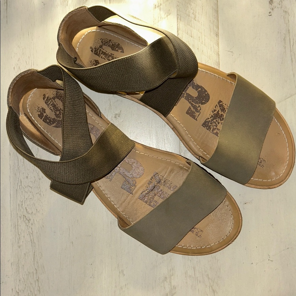 Women's Sorel Olive Color Sandals 9.5 - Picture 8 of 8